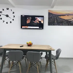 Oda ve Kahvaltı Dilemma, Napoli